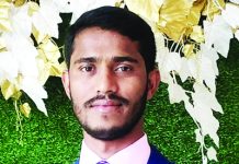 চলন্ত ট্রেনে চাকুরিচ্যুত ব্যাংকারকে কুপিয়ে হত্যার অভিযোগ পরিবারের