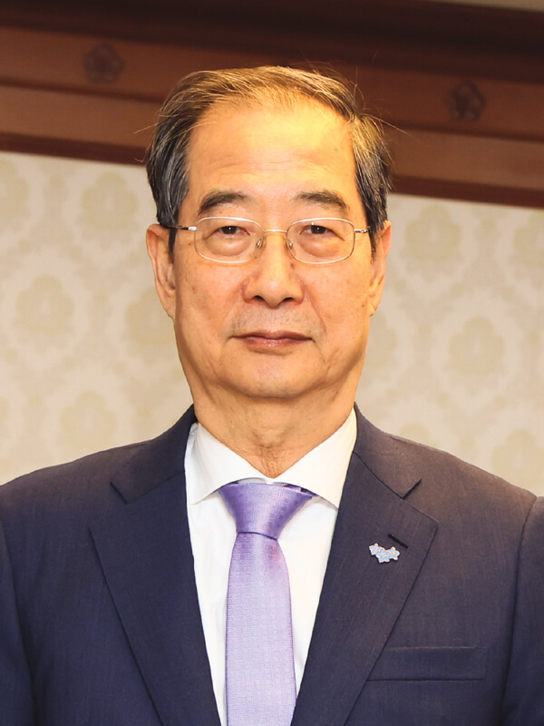 Prime_Minister_of_South_Korea_HAN_Duck-so