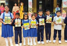 রাঙামাটিতে মাতৃভাষায় বই পেল ২৭ হাজার পাহাড়ি শিক্ষার্থী