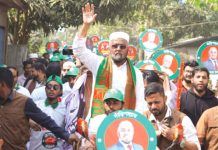 রাঙ্গুনিয়ায় ডা. রেজাউল করিমের গণসংযোগ