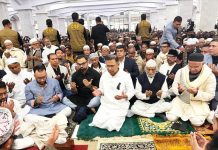 খালেদা জিয়ার মাগফেরাত কামনায় দোয়া মাহফিল, শরিক হলেন তারেক