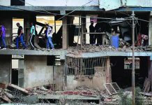 বাড়ির বাইরে যেতেও ভয় পাচ্ছেন ভেনেজুয়েলার অনেক নাগরিক