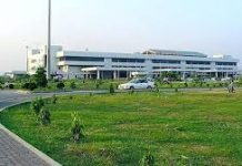 ড্রাইভওয়েতে যান চলাচল নিষিদ্ধ থাকায় বেড়েছে যাত্রী ভোগান্তি