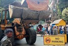 সিআরবিতে অভিযান, কয়েকটি অস্থায়ী দোকান উচ্ছেদ