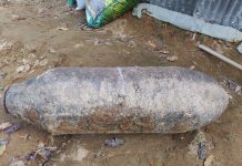 ১০ বছর ধরে পাথর ভেবে বোমার উপর ধোয়া হচ্ছিল কাপড়!