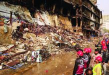 করাচি শপিং মলে অগ্নিকাণ্ডে মৃত্যু ছাড়াল ৬০