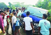 মীরসরাইয়ে বিয়ের গাড়ি উল্টে কনের নানীর মৃত্যু