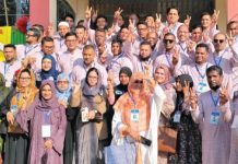 এসো মিলি শেকড়ের টানে, প্রিয় ক্যাম্পাসে