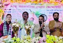 পটিয়ায় শাহ্ আকবরিয়া ব্রাদার্স সোসাইটি আয়োজিত ক্রিকেট টুর্নামেন্টের ট্রফি উন্মোচন