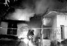 রাঙ্গুনিয়া স্বাস্থ্য কমপ্লেক্সের পরিত্যক্ত ভবনে আগুন