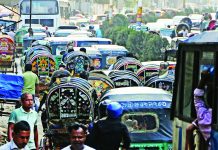 শহরের প্রায় প্রতিটি মোড় ঘিরে দিনে রাতে যানজট