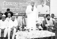 বিভিন্ন স্থানে ইফতার সামগ্রী বিতরণ