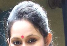 কথার ফুলঝুরি নয়, চাই দেশপ্রেম