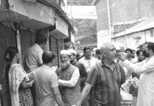 লালখান বাজারে অধ্যক্ষ শামসুজ্জামান হেলালীর গণসংযোগ