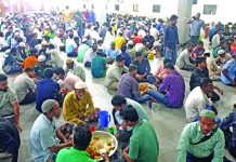 চার দশক ধরে জমিয়তুল ফালাহ মসজিদে সম্প্রীতির ইফতার