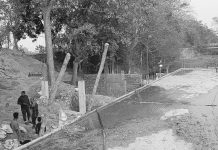 খাল দখল করে স্থাপনা নির্মাণ