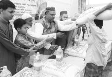 রাউজানে এক হাজার পরিবারে শেখ নবী ফাউন্ডেশনের ইফতার সামগ্রী প্রদান