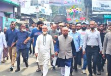 নগরীর ৩৭ ও ৩৮ নং ওয়ার্ডে জামায়াত প্রার্থী শফিউল আলমের ব্যাপক গণসংযোগ