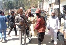 লোহাগাড়ায় কেন্দ্রে কেন্দ্রে যাচ্ছে ভোটের সরঞ্জাম