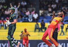 অস্ট্রেলিয়াকে চমকে দিয়ে জিম্বাবুয়ের স্মরণীয় জয়