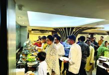 বনজৌরের রাজকীয় ব্যুফে ইফতার