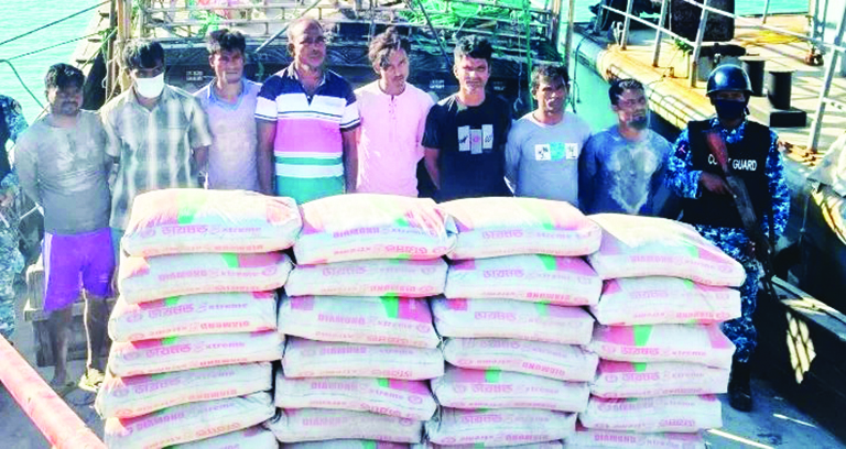 মিয়ানমারে পাচারকালে বিপুল পরিমাণ সিমেন্টসহ আটক ২০ – দৈনিক আজাদী মিয়ানমারে পাচারকালে বিপুল পরিমাণ সিমেন্টসহ আটক ২০ – দৈনিক আজাদী