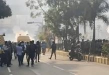 যমুনার সামনে ইনকিলাব মঞ্চ-পুলিশ সংঘর্ষ, পরে শাহবাগ অবরোধ