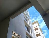 জনবল সংকটে নতুন ভবনে তালা, করিডোরে রোগী