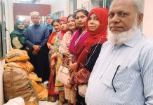 বৃদ্ধাশ্রমের দুস্থ মানুষদের ইফতার ও খাবার সামগ্রী প্রদান