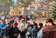 বড় ধরনের বিশৃঙ্খলা নেই, ভোটারের স্বতঃস্ফূর্ত উপস্থিতি