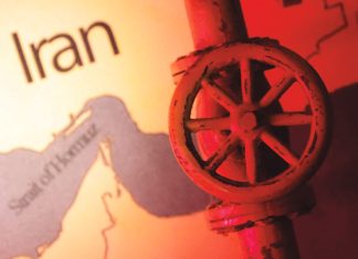 যুক্তরাষ্ট্র তাদের জাহাজগুলোকে ইরানি জলসীমা থেকে যতোটা সম্ভব দূরে থাকতে বলেছে