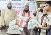 বায়তুশ শরফ আনজুমনে নওজোয়ানের ঈদ উপহার সামগ্রী বিতরণ