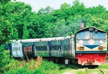 বাড়ির পথে শিক্ষার্থীরা, ফাঁকা হচ্ছে চবি