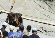 পালাতে গিয়ে কাদায় আটকাল ছিনতাইকারী