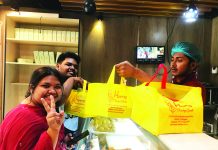 ইফতারের টেবিলে জনপ্রিয় হয়ে উঠছে হোম রেসিপি ফুডের পণ্য