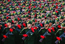 ইরানে স্থলযুদ্ধের প্রস্তুতি, স্বেচ্ছায় সেনায় ১০ লাখ তরুণ