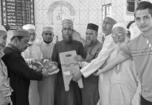 গাউসুল আযম (রাঃ) মসজিদে ভবঘুরে উন্নয়ন সংস্থার কোরান শরীফ বিতরণ