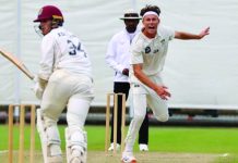 পাঁচ বলে পাঁচ উইকেট নিয়ে বিশ্ব রেকর্ড ব্রেট রানডেলের