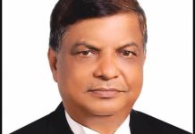 উড়াল দিচ্ছি চাঁদে