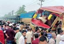 ট্রেন দুর্ঘটনা : চট্টগ্রামের সঙ্গে রেল যোগাযোগ বন্ধ