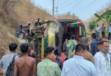 রাঙামাটিতে যাত্রীবাহী বাস উল্টে আহত ১৯