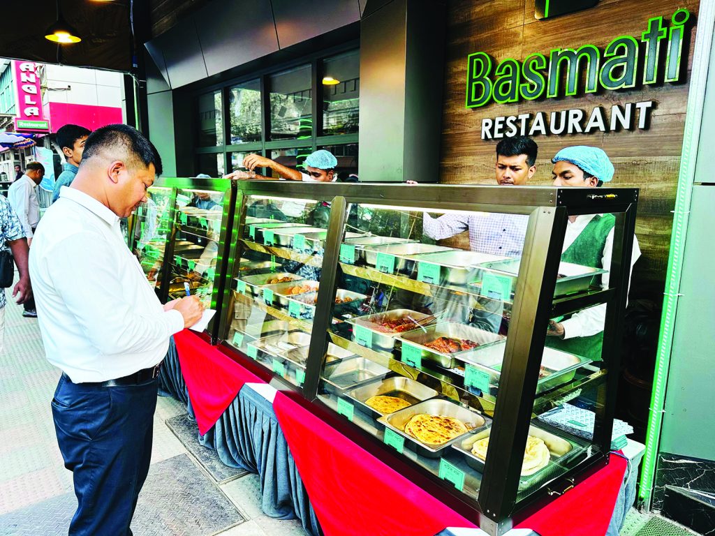 আগ্রাবাদের বাসমতিতে বাহারি পদের ইফতার – দৈনিক আজাদী আগ্রাবাদের বাসমতিতে বাহারি পদের ইফতার – দৈনিক আজাদী