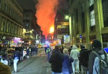 স্কটল্যান্ডে ভয়াবহ অগ্নিকাণ্ডে ঐতিহাসিক ভবনে ধস, ট্রেন চলাচলে ব্যাঘাত