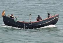 নাফ নদী থেকে চার জেলেকে ধরে নিয়ে গেল আরাকান আর্মি