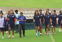 সিডনিতে সকালে মাঠে বিকেলে অপেরা হাউজে গেলেন ঋতুপর্ণা-আফঈদারা