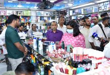 দেশি কাপড় বিদেশি বলে বিক্রি ও দোকানে মেয়াদোত্তীর্ণ কসমেটিকস