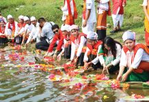 নদী-হ্রদে ফুল ভাসিয়ে পাহাড়ে বিজু উৎসবের শুরু