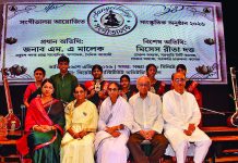 জীবনে এগিয়ে যেতে হলে লক্ষ্য ঠিক করতে হবে