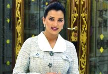 অভিনয় ছেড়ে রাজনীতিতে আসছেন চিত্রনায়িকা বর্ষা!