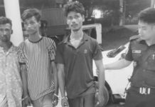 বাঁশখালীতে ইয়াবা সেবনকালে আটক ৩